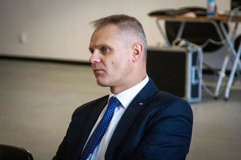 Spotkanie autorskie z Grzegorzem Kasdepke i Hubertem Klimko-Dobrzanieckim - podsumowanie projektu "Ojczysty Nieoczywisty" (zdjęcia)