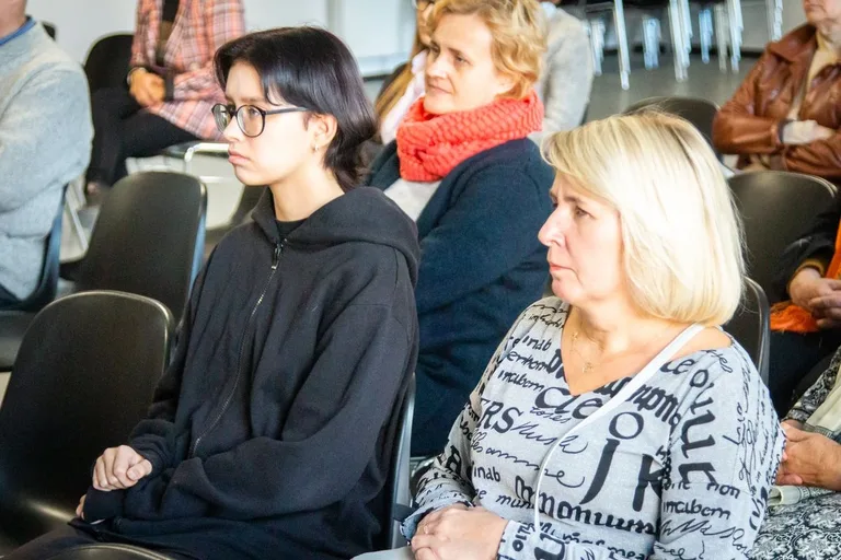 Spotkanie autorskie z Grzegorzem Kasdepke i Hubertem Klimko-Dobrzanieckim - podsumowanie projektu "Ojczysty Nieoczywisty" (zdjęcia)