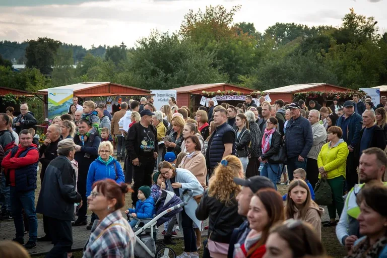 Sławomir porwał publiczność do tańca na ogólnopolskim święcie "Wdzięczni Polskiej Wsi" (zdjęcia, wideo)