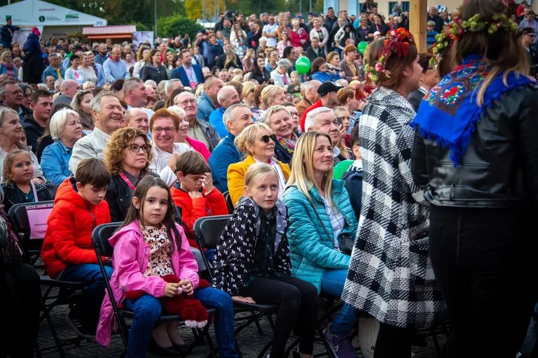 Sławomir porwał publiczność do tańca na ogólnopolskim święcie "Wdzięczni Polskiej Wsi" (zdjęcia, wideo) 