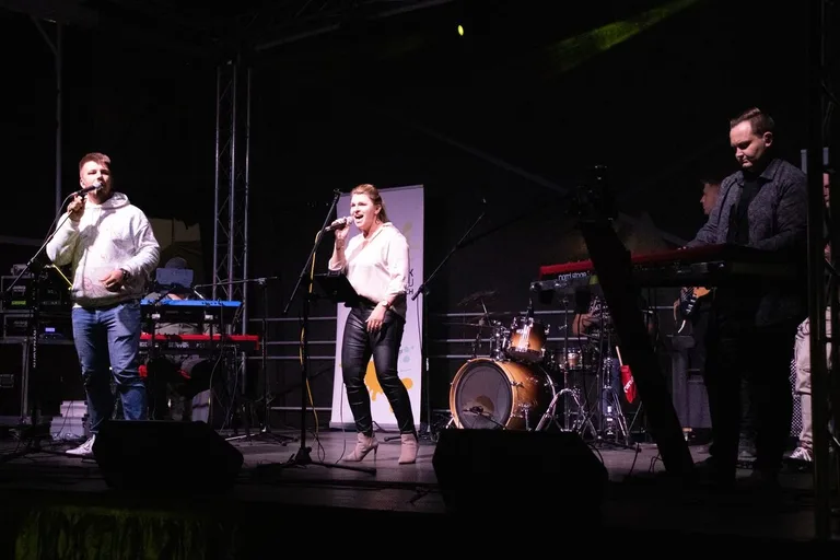 Kapela Eli, Side off Band oraz zespół Topky pożegnali lato w Bogutach-Piankach! (zdjęcia, wideo)