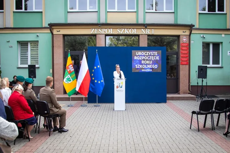 Uczniowie "Rubinka" powrócili do szkoły po wakacyjnej przerwie (zdjęcia)