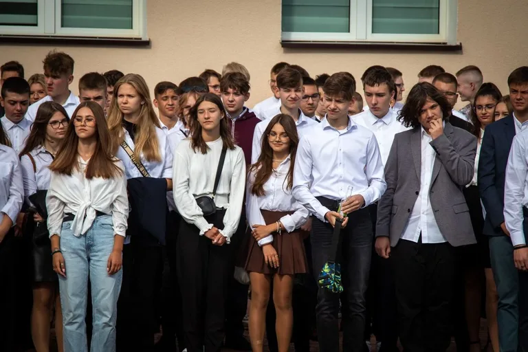 Uczniowie "Ekonomika" powitali nowy rok szkolny (zdjęcia)
