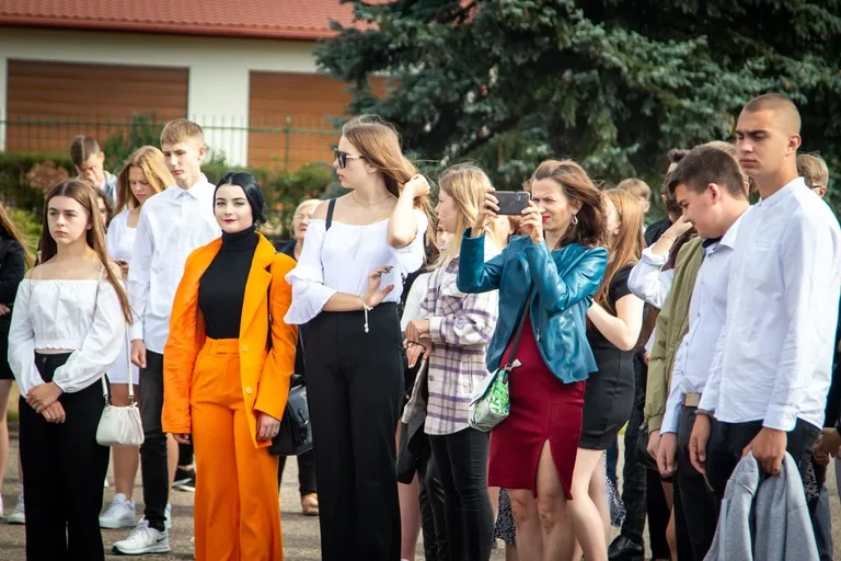 Uczniowie "Ekonomika" powitali nowy rok szkolny (zdjęcia)