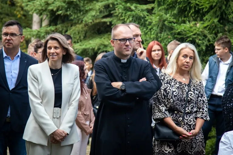 Uczniowie "Rubinka" powrócili do szkoły po wakacyjnej przerwie (zdjęcia) 