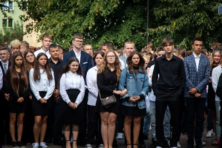 Uczniowie "Rubinka" powrócili do szkoły po wakacyjnej przerwie (zdjęcia) 