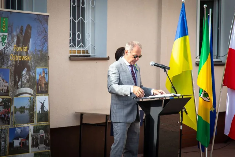 Uczniowie "Ekonomika" powitali nowy rok szkolny (zdjęcia)