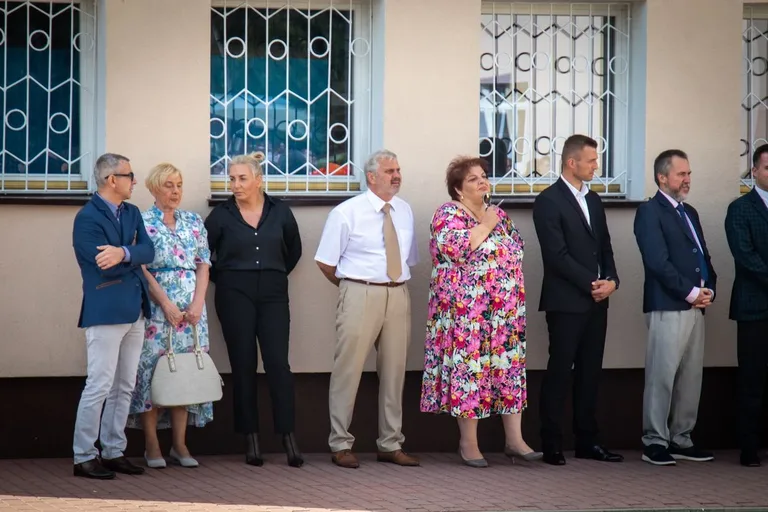 Uczniowie "Ekonomika" powitali nowy rok szkolny (zdjęcia)