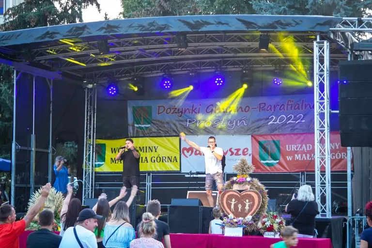 Koncert zespołu Chillout na Dożynkach Gminno-Parafialnych w Prostyni (zdjęcia, wideo)