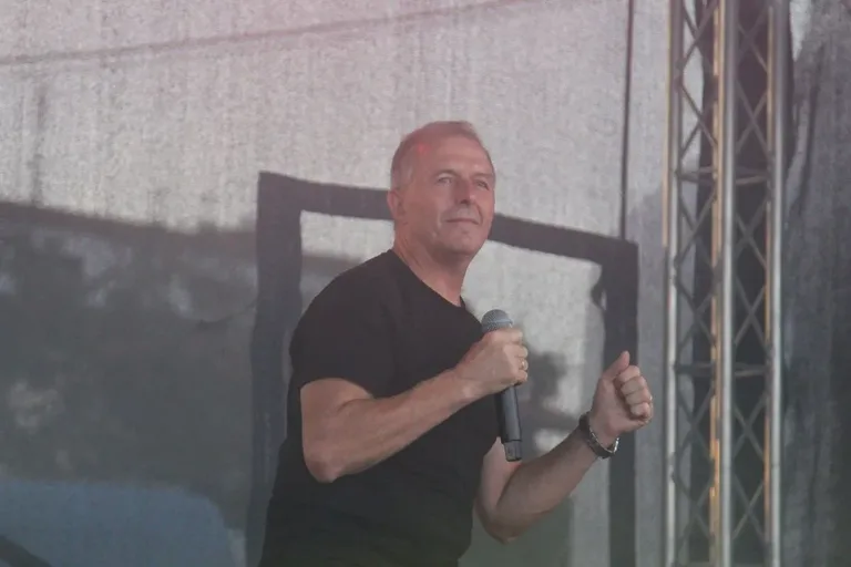 Koncerty zespołów na XXI Dniach Kukurydzy w Andrzejewie. Artyści zachwycili publikę swoimi występami (zdjęcia, wideo)