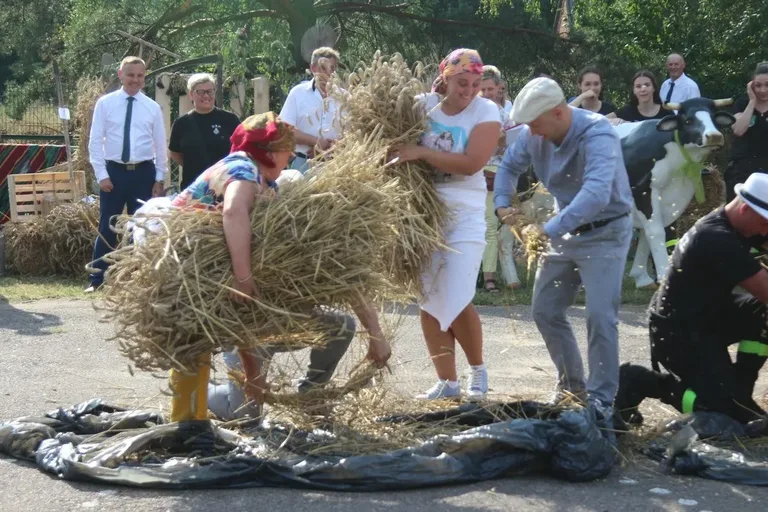 "Turniej Sołectw" podczas V Szulborskiego Święta Plonów! (zdjęcia, wideo)