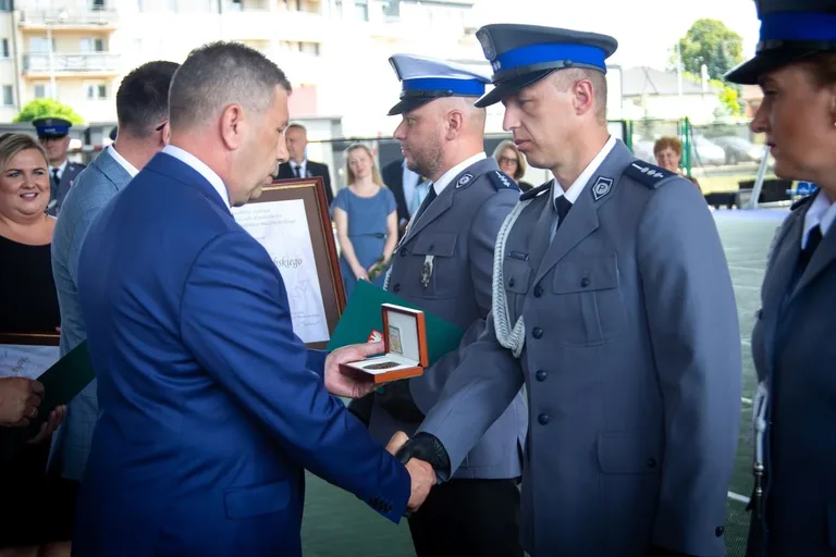 Uroczyste obchody Święta Policji w Ostrowi Mazowieckiej (zdjęcia, wideo)