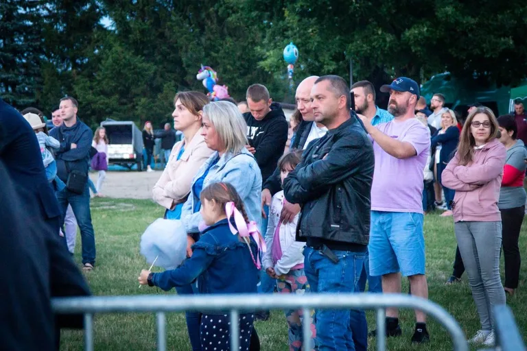 Koncerty zespołów na Pikniku Rodzinnym w Nurze - pojawiły się same największe hity! (zdjęcia, wideo)