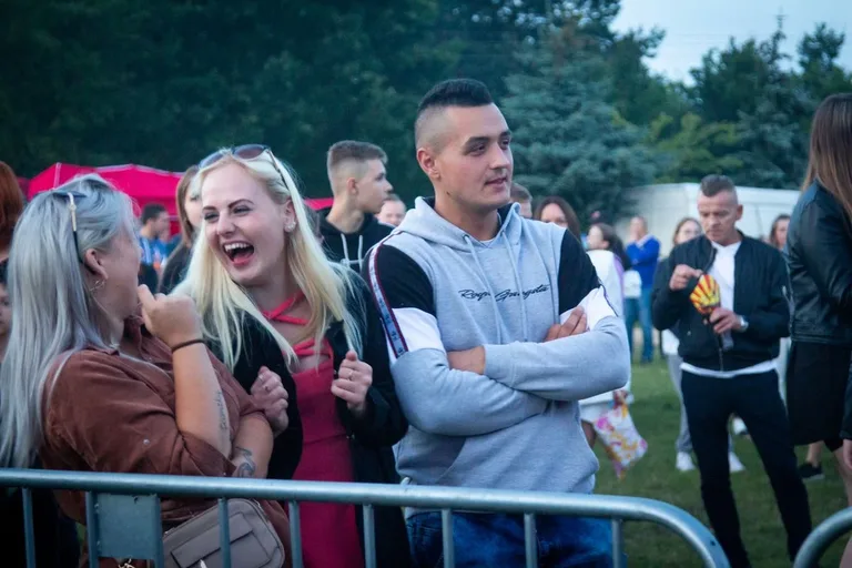 Koncerty zespołów na Pikniku Rodzinnym w Nurze - pojawiły się same największe hity! (zdjęcia, wideo)