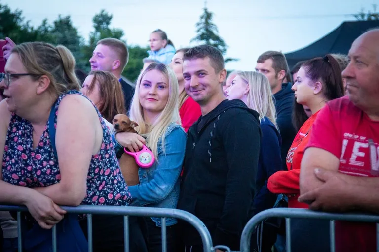 Koncerty zespołów na Pikniku Rodzinnym w Nurze - pojawiły się same największe hity! (zdjęcia, wideo)