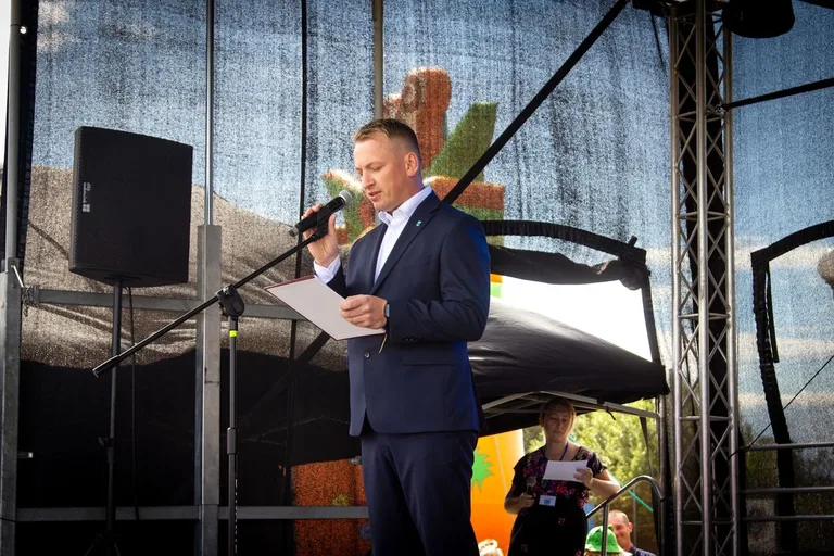 Oficjalne otwarcie Pikniku Rodzinnego w Nurze (zdjęcia, wideo)