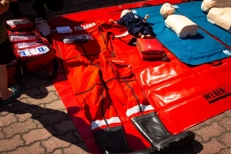 Dzieci nauczyły się jak bezpiecznie zachować się podczas wakacji (zdjęcia, wideo)