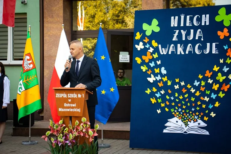 Nadeszły wakacje. Uczniowie "Rubinka" zakończyli rok szkolny (zdjęcia)