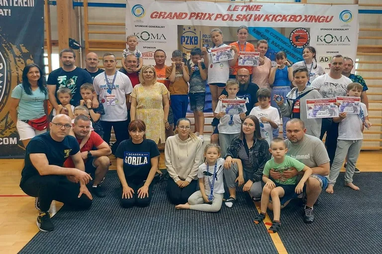 Młode "Goryle" z 10 medalami (zdjęcia)
