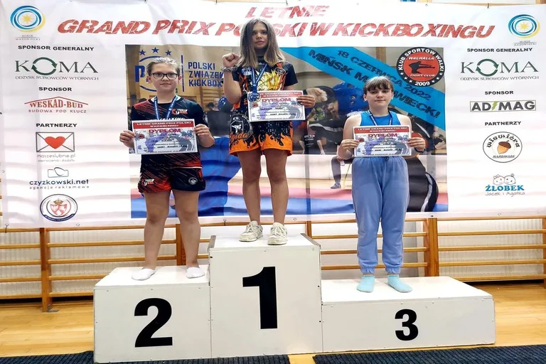 Młode "Goryle" z 10 medalami (zdjęcia)