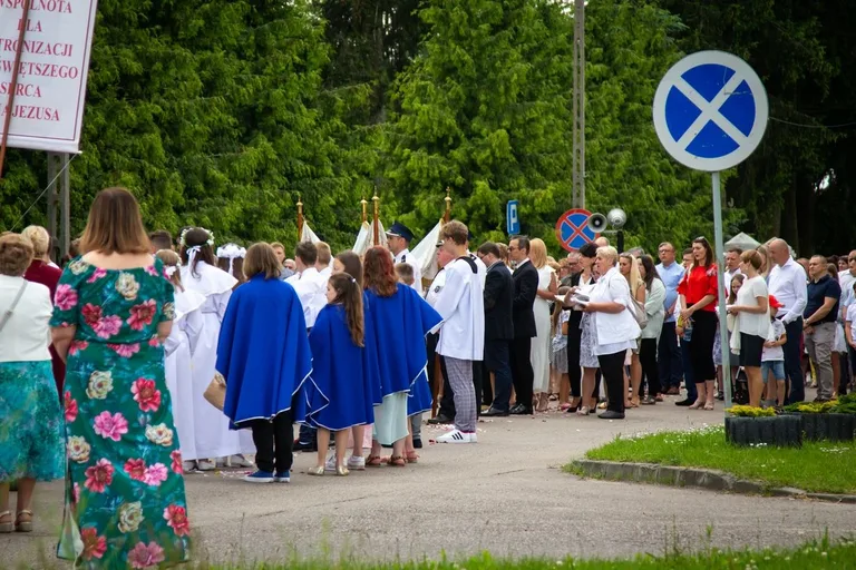 Procesja Bożego Ciała w parafii pw. św. Jozafata w Komorowie (zdjęcia)