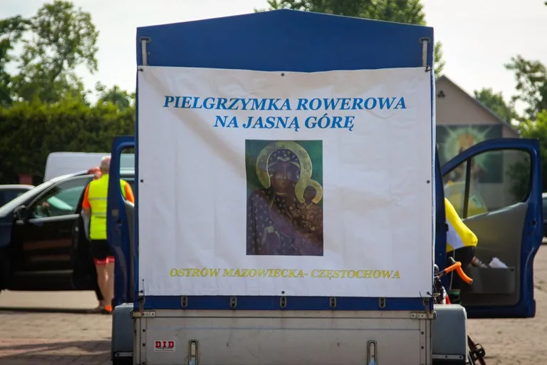 XII pielgrzymka rowerowa na Jasną Górę już ruszyła! (zdjęcia)