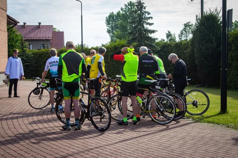 XII pielgrzymka rowerowa na Jasną Górę już ruszyła! (zdjęcia)