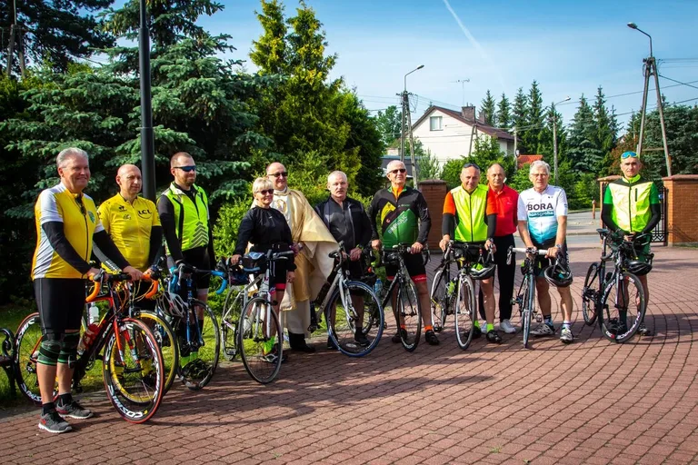 XII pielgrzymka rowerowa na Jasną Górę już ruszyła! (zdjęcia)