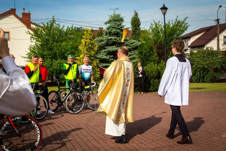 XII pielgrzymka rowerowa na Jasną Górę już ruszyła! (zdjęcia)