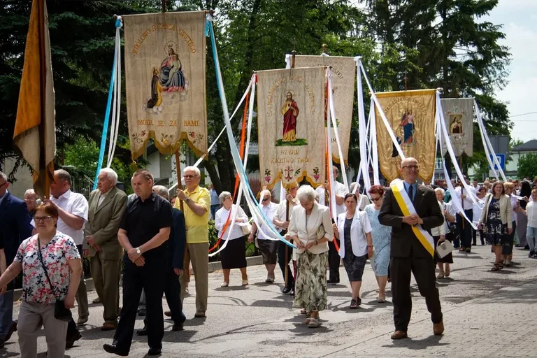 Uroczystości Bożego Ciała w parafii Wniebowzięcia NMP (zdjęcia)