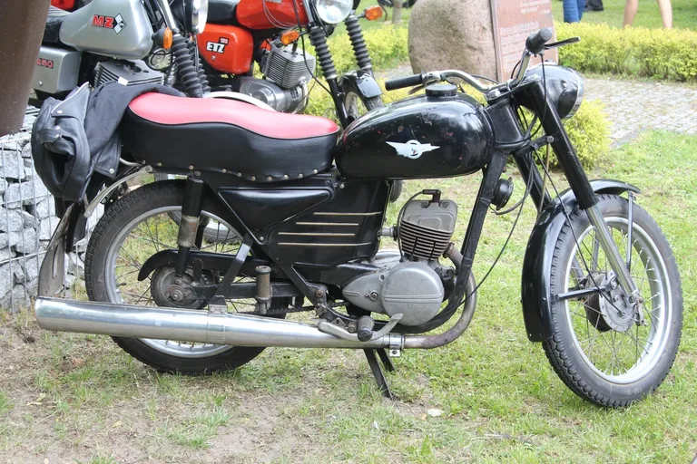 XI edycja wystawy motocykli "Legendy PRL-u" (zdjęcia)
