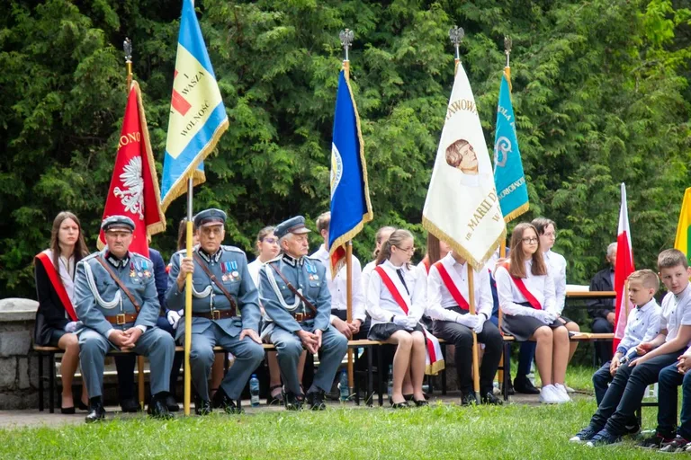 Obchody Święta Szkoły Podstawowej w Nagoszewie oraz 159. rocznicy Bitwy Czerwcowej (zdjęcia)