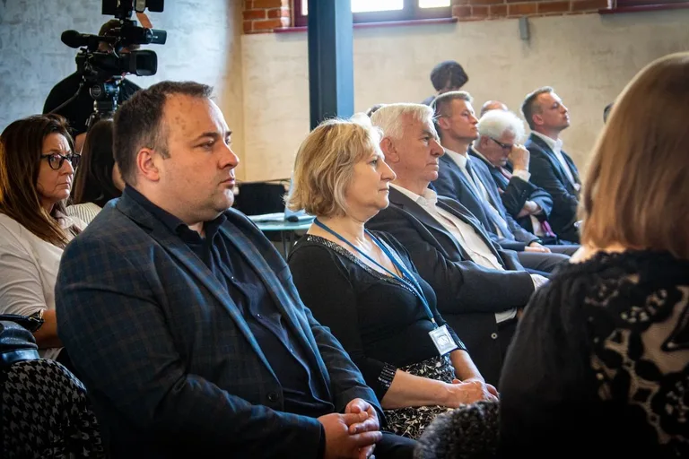 Podpisano porozumienie dotyczące upamiętnienia cmentarza żydowskiego przy ulicy Broniewskiego (zdjęcia)