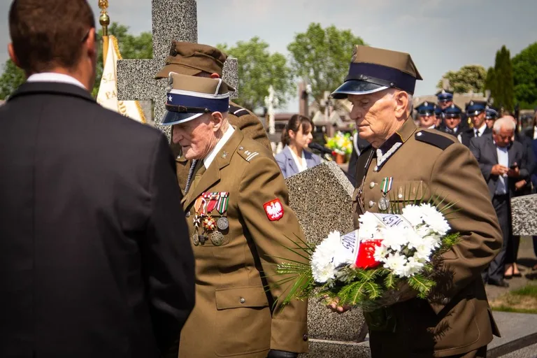 Uroczystości pogrzebowe Żołnierza Niezłomnego (zdjęcia)