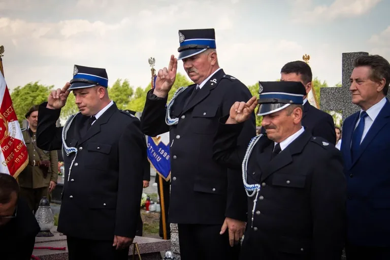 Uroczystości pogrzebowe Żołnierza Niezłomnego (zdjęcia)