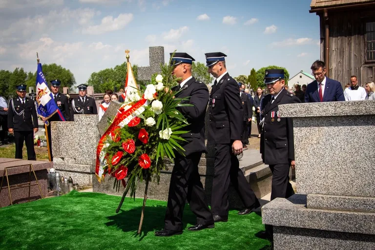 Uroczystości pogrzebowe Żołnierza Niezłomnego (zdjęcia)