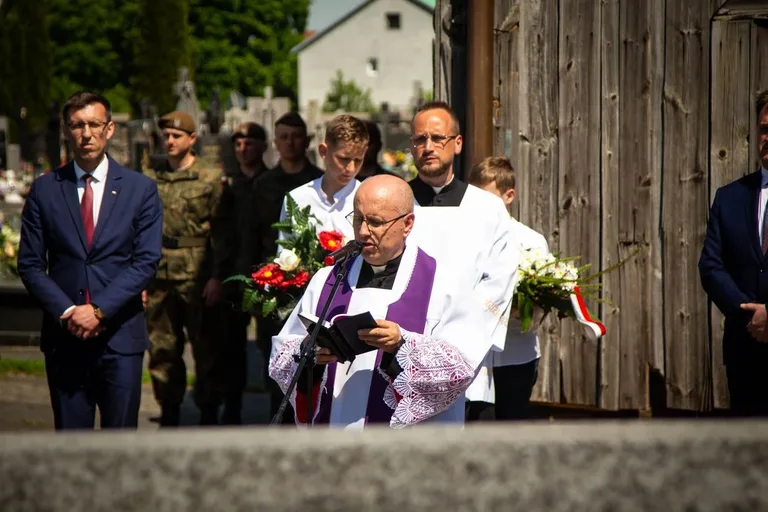 Uroczystości pogrzebowe Żołnierza Niezłomnego (zdjęcia)