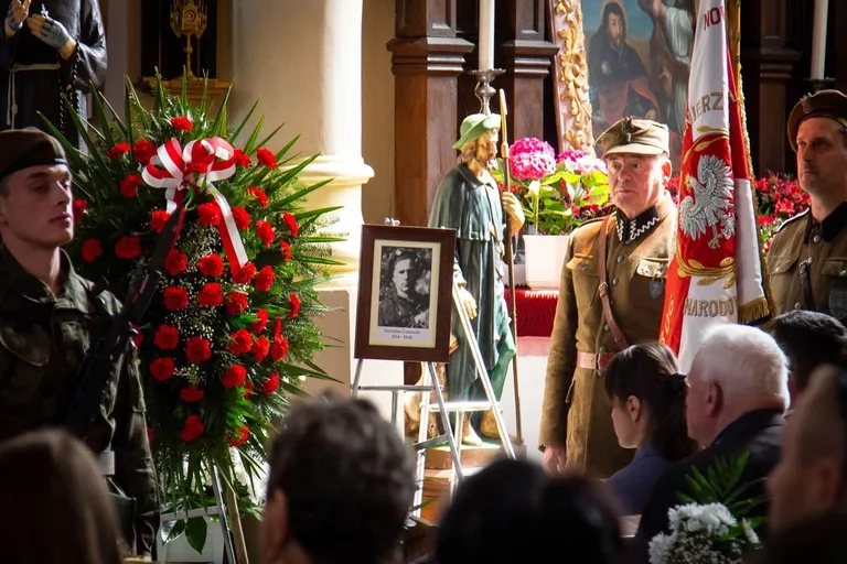 Uroczystości pogrzebowe Żołnierza Niezłomnego (zdjęcia)