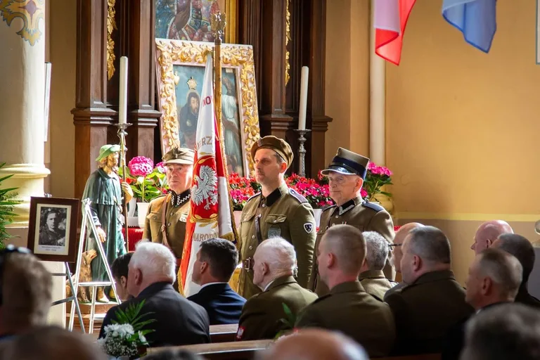 Uroczystości pogrzebowe Żołnierza Niezłomnego (zdjęcia)