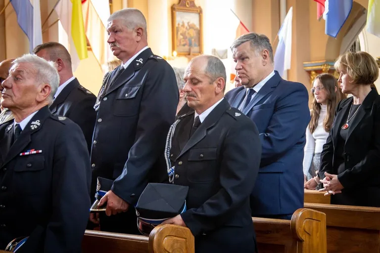 Uroczystości pogrzebowe Żołnierza Niezłomnego (zdjęcia)