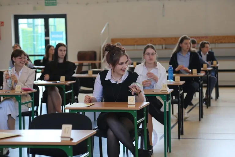 Matura z matematyki w ostrowskim "Koperniczku" (zdjęcia)
