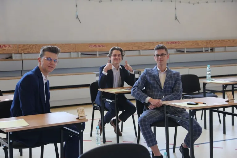 Matura z matematyki w ostrowskim "Koperniczku" (zdjęcia)