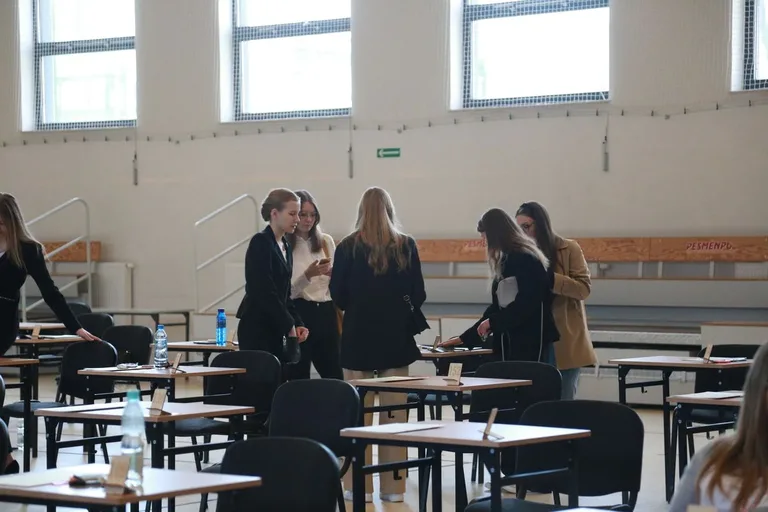 Matura z matematyki w ostrowskim "Koperniczku" (zdjęcia)
