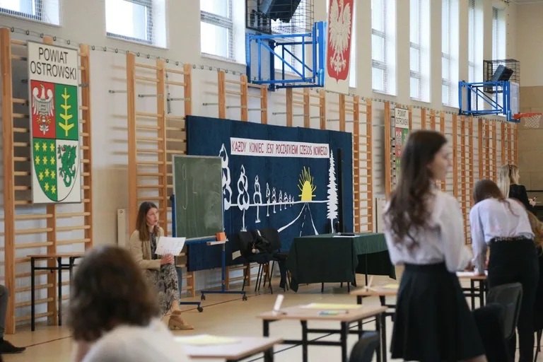 Matura z matematyki w ostrowskim "Koperniczku" (zdjęcia)