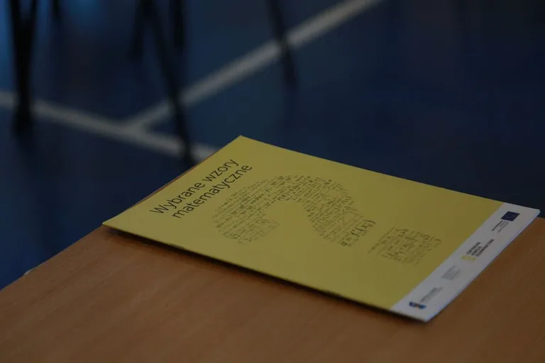 Matura z matematyki w ostrowskim "Koperniczku" (zdjęcia)