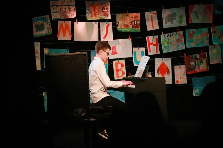Koncert Wiosenny Społecznej Szkoły Muzycznej (zdjęcia)