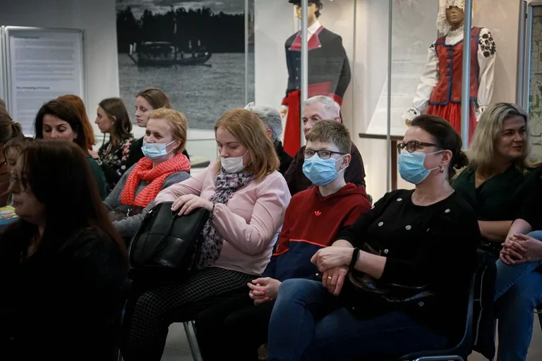 Wręczeniu nagród laureatom III Ostrowskiego Dyktanda towarzyszyło spotkanie z Michałem Rusinkiem (zdjęcia)