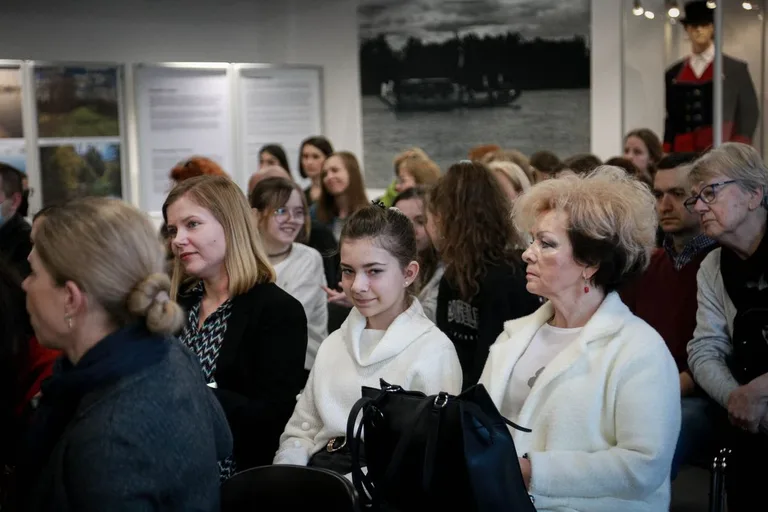 Wręczeniu nagród laureatom III Ostrowskiego Dyktanda towarzyszyło spotkanie z Michałem Rusinkiem (zdjęcia)