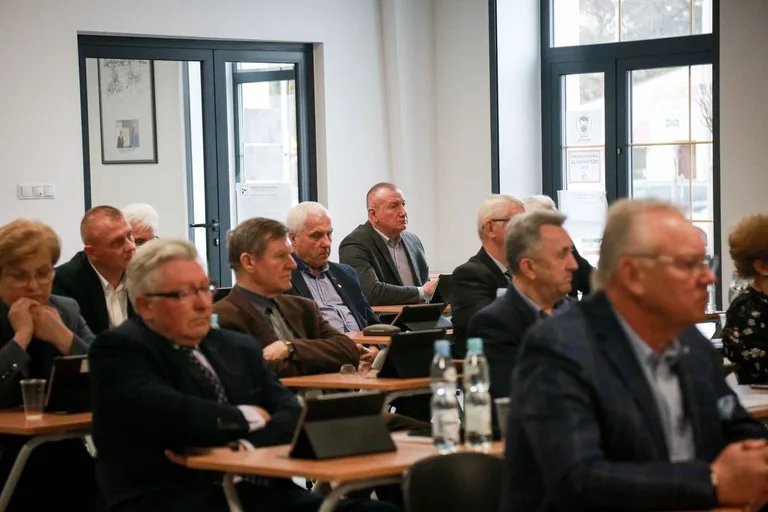 Radni podjęli uchwałę w sprawie budowy szkoły i przedszkola w Ostrowi Mazowieckiej (zdjęcia)