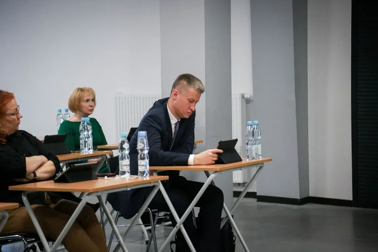 Radni podjęli uchwałę w sprawie budowy szkoły i przedszkola w Ostrowi Mazowieckiej (zdjęcia)